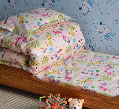 定制幼兒園床上用品，從三件套到六件套，精選棉花被褥，誠招代理，一件代發，提供高清細節圖